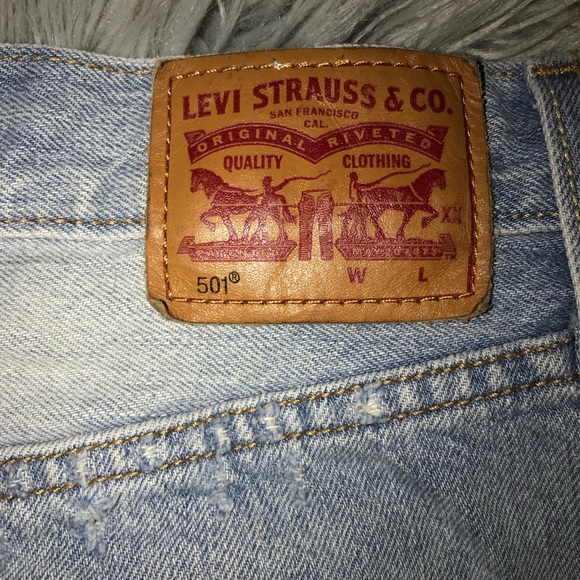 Levi’s 501 Distressed Denim Shorts - Picture 3 of 5